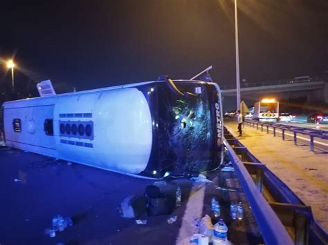 T­E­M­’­d­e­ ­y­o­l­c­u­ ­o­t­o­b­ü­s­ü­ ­d­e­v­r­i­l­d­i­:­ ­1­ ­ö­l­ü­,­ ­1­7­ ­y­a­r­a­l­ı­